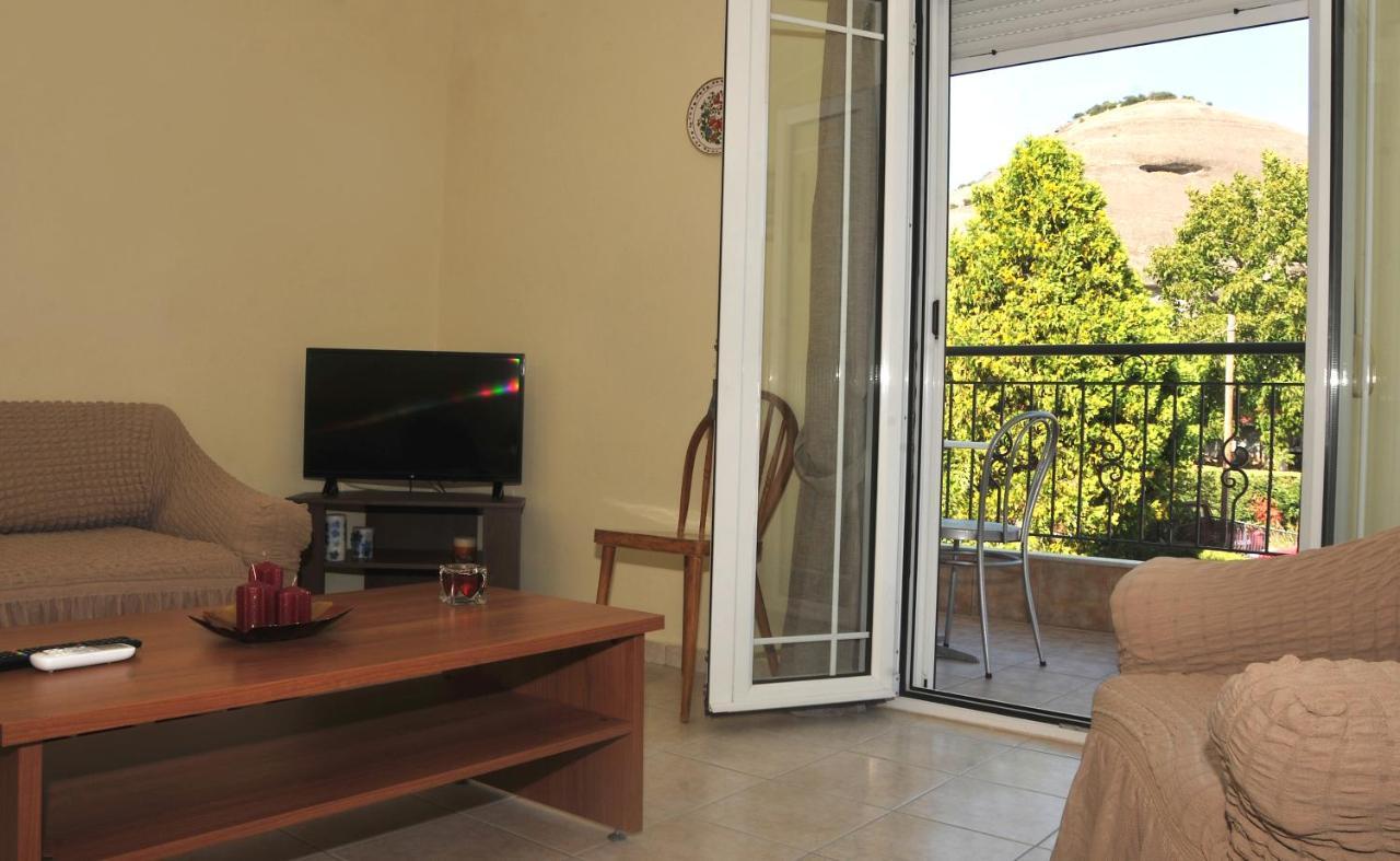 The Other Side Of Meteora With Lush Garden, Bbq & Pavillion Kalambaka Exterior photo