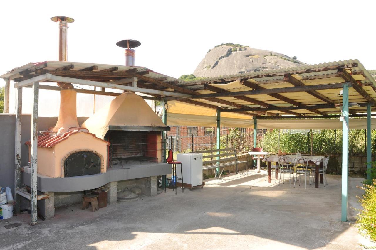 The Other Side Of Meteora With Lush Garden, Bbq & Pavillion Kalambaka Exterior photo